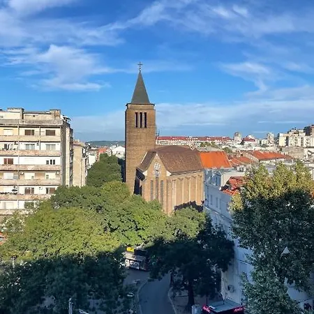 Luka 1718 Apartmán *